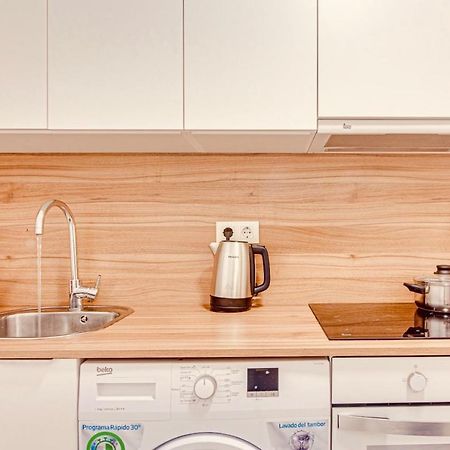 Quiet Marina Gardens Apartment آكورونيا المظهر الخارجي الصورة