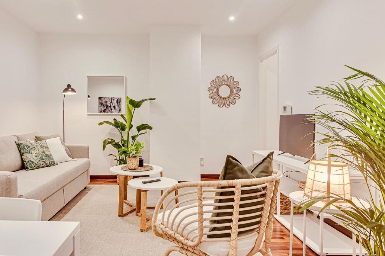 Quiet Marina Gardens Apartment آكورونيا المظهر الخارجي الصورة